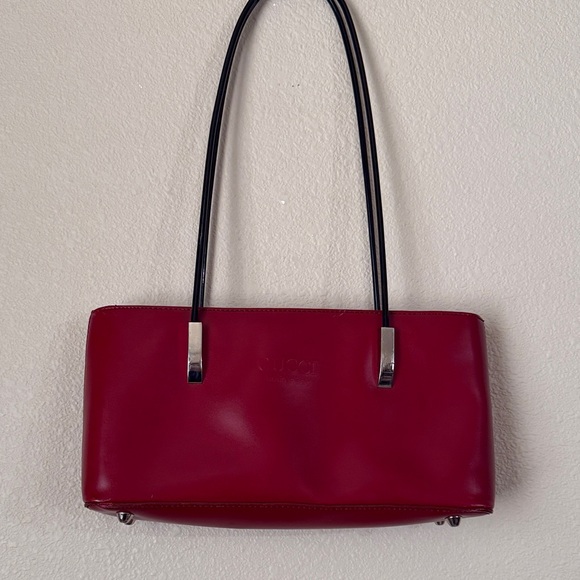 Red purse - Picture 1 of 6